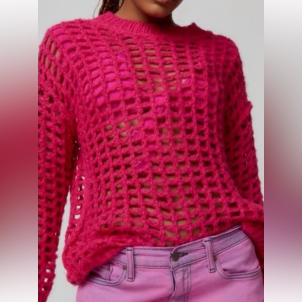 Urban Outfitters - Osaka Open Knit Pullover Sweater. Size Small. Fuchsia. NWT